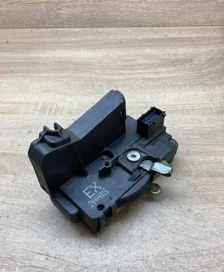 Opel Zafira A Front door lock 24444015 LEFTSIDE