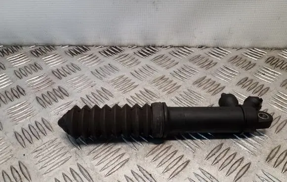 Clutch slave cylinder