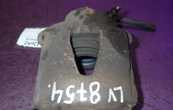 Volkswagen Golf IV Front brake caliper