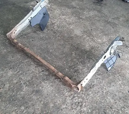 Toyota Auris 150 Radiator support slam panel bracket 