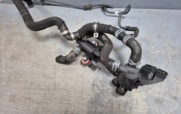 Audi RS Q8 Electric auxiliary coolant/water pump 06H121601M