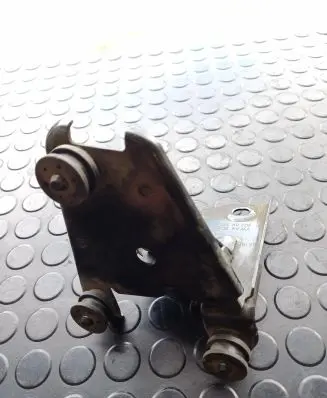 Volkswagen PASSAT B8 ABS pump bracket 5Q2614235E