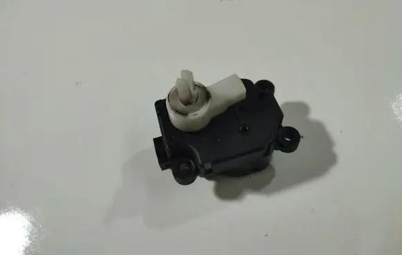 Citroen C4 I Picasso Air flap motor/actuator EAB251