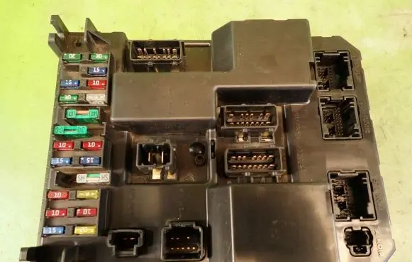 Peugeot 307 Fuse module