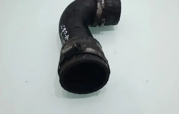 Volvo XC90 Intercooler hose/pipe 30751920