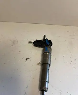 BMW X3 E83 Fuel injector 7792721