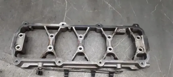Volkswagen Jetta III Rocker cam cover 06b285a