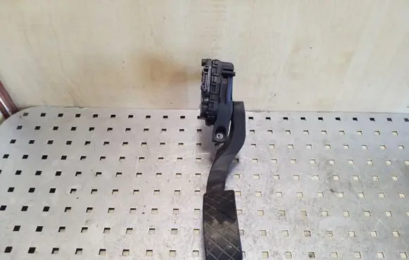 Audi A6 S6 C5 4B Accelerator throttle pedal 8D1723523M 6PV008376