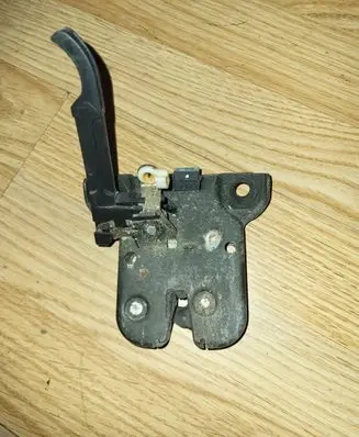 Audi A3 S3 8P Tailgate/trunk/boot lock/catch/latch 8P3827469A