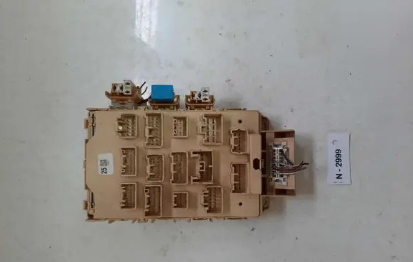 Toyota Yaris Fuse module PPT20GF10