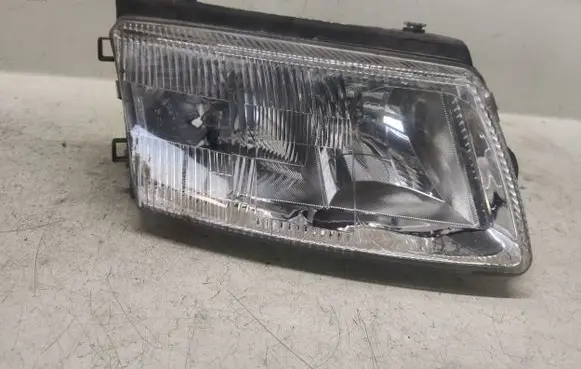 Volkswagen PASSAT B5 Headlight/headlamp