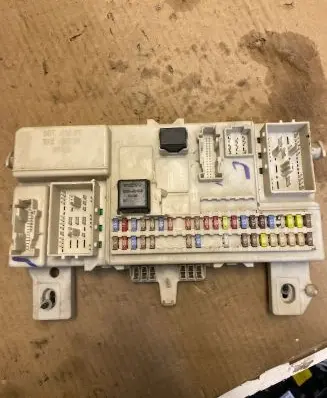 Volvo V50 Fuse module 30728906 00334966