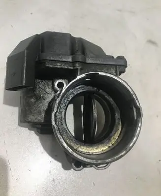 Volkswagen PASSAT B6 Throttle valve 03G128063A