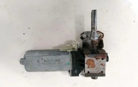 Volvo XC90 Seat adjustment motor 906382 0390203218