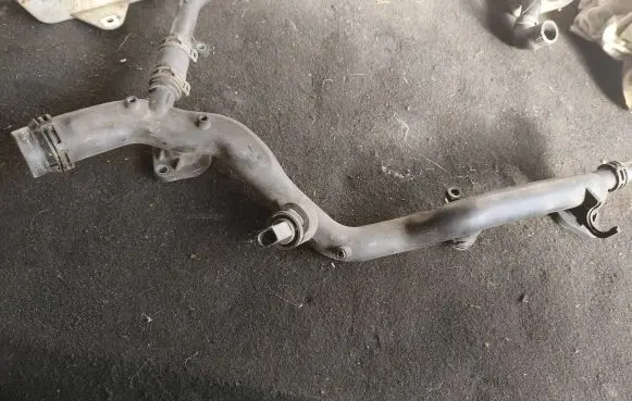 Audi A4 S4 B8 8K Engine coolant pipe/hose 06e121045q