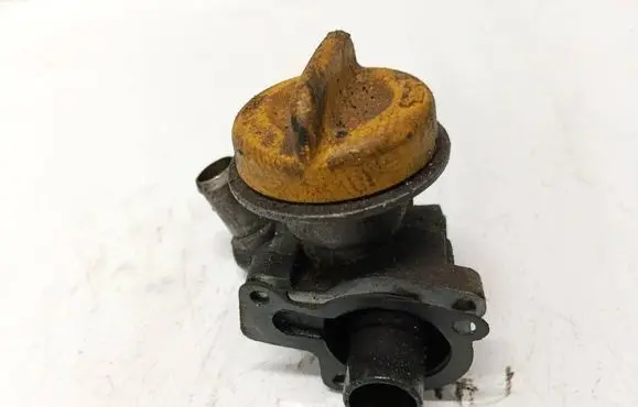 Opel Zafira B Oil filler cap B8134