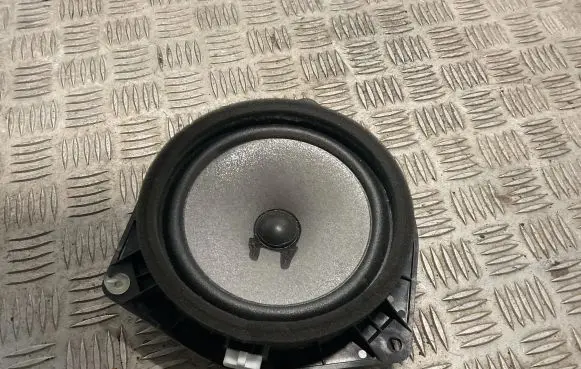 Toyota Corolla Verso AR10 Front door high frequency speaker