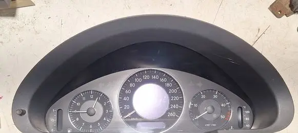 Mercedes-Benz E W211 Speedometer (instrument cluster) A2115403447 110080283 008302