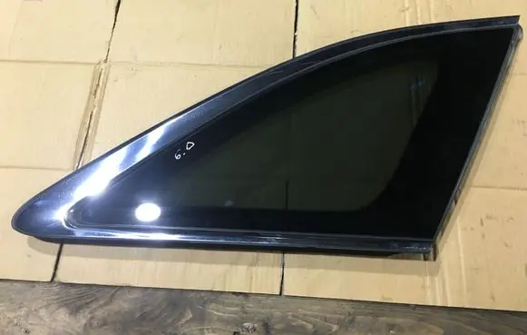 KIA Sorento Rear side window