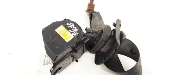Middle seatbelt (rear)