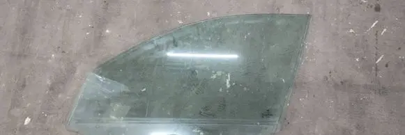 BMW 3 E90 E91 Front door window glass four-door