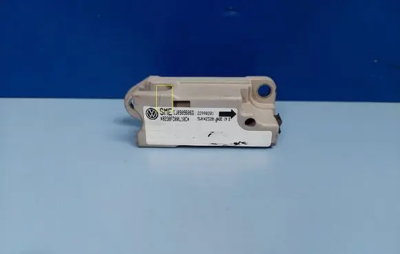 Volkswagen Sharan Airbag deployment crash/impact sensor 1J0909606G 5WK42320