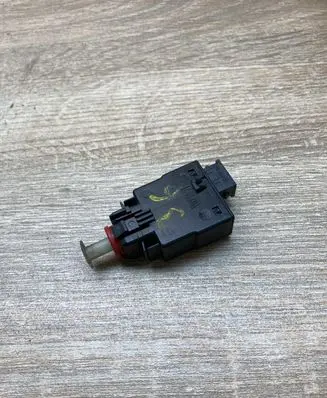 BMW 3 E36 Brake pedal sensor switch 8360420 110187