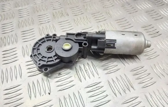 Toyota Avensis T250 Seat adjustment motor 8582033020 43944010080 1620006861