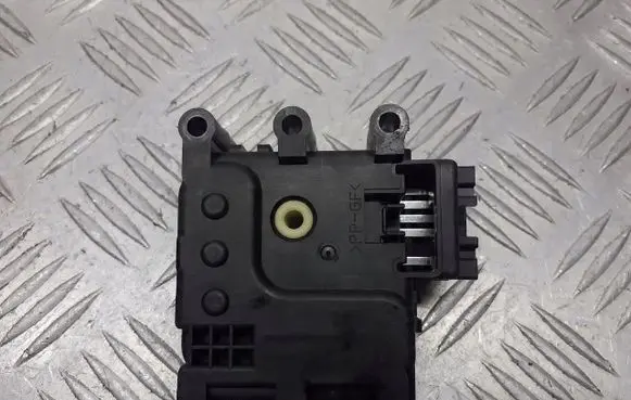Mazda 3 I A/C air flow flap actuator/motor 