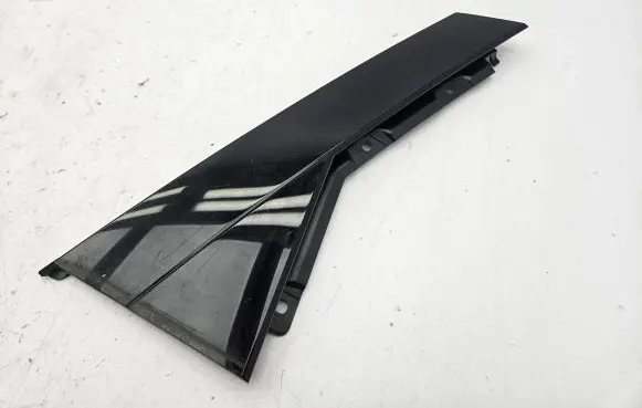 Audi Q3 F3 Front door glass trim molding 83A839904A