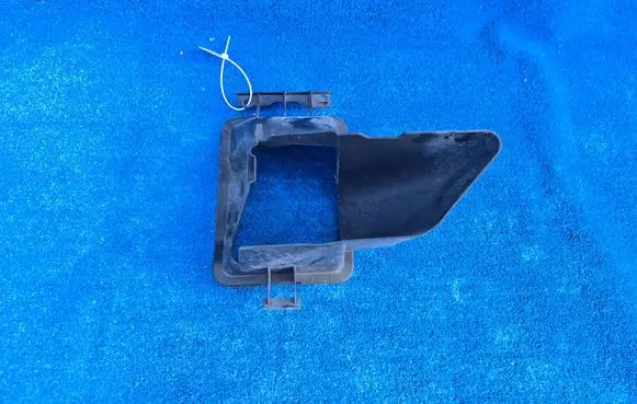BMW 1 F20 F21 Intercooler air guide/duct channel 7371719