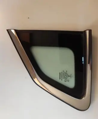 Nissan Qashqai Rear side window E143R001583