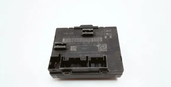 Volkswagen PASSAT B8 Door control unit/module 5Q0959595E