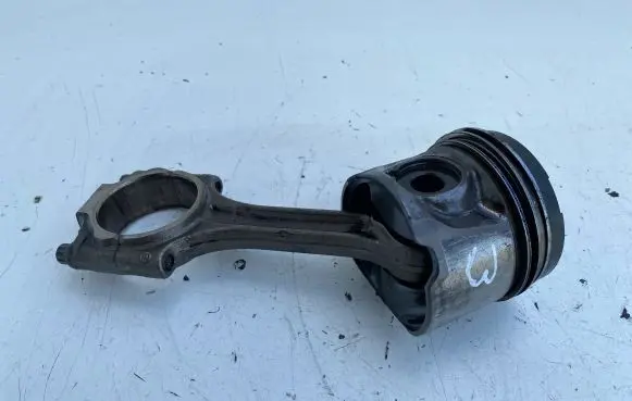 Volvo V70 Piston with connecting rod