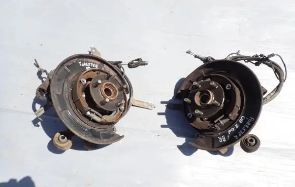 Subaru Forester SH Front wheel hub spindle knuckle