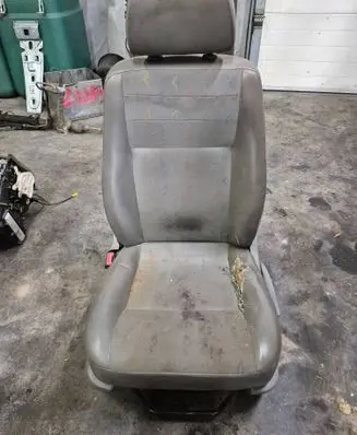 Volkswagen Transporter - Caravelle T5 Front driver seat 
