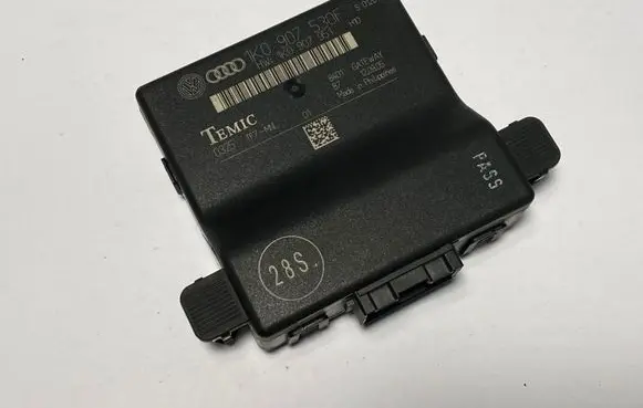 Skoda Octavia Mk2 (1Z) Gateway control module 1K0907530F 1K0907951