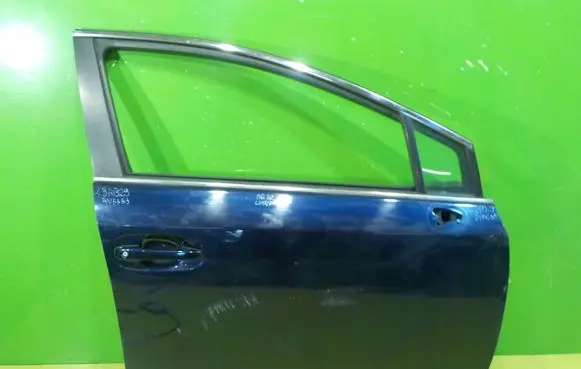 Toyota Avensis T270 Front door PRZOD 18AB29