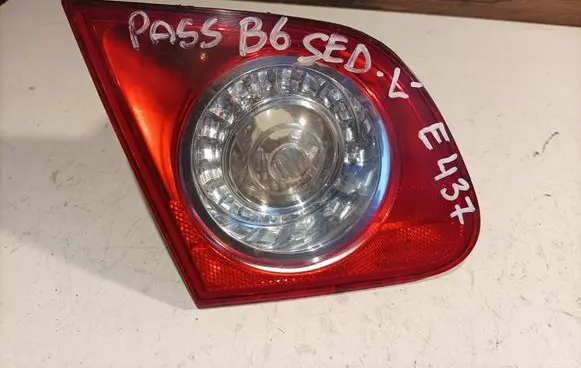 Volkswagen PASSAT B6 Tailgate rear/tail lights 27567004