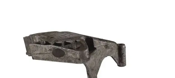 Volkswagen PASSAT B6 Engine mounting bracket 03G199207E