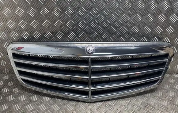 Mercedes-Benz E W212 Front grill A2128801083