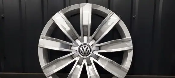 Volkswagen Tiguan R13 wheel hub/cap/trim 