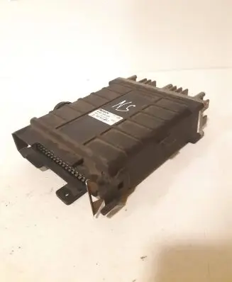 Volkswagen PASSAT B3 Engine control unit/module 893907404F 0261200228