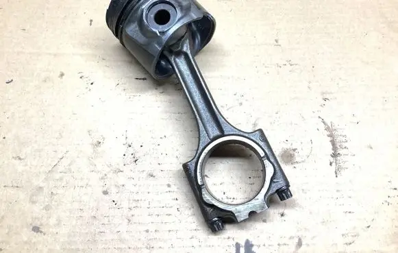 Volvo V70 Piston with connecting rod