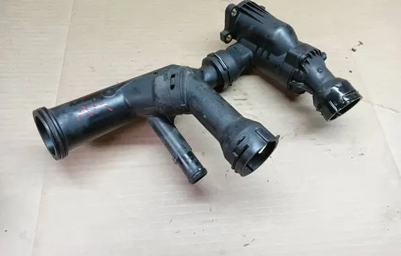 Audi A4 S4 B9 Engine coolant pipe/hose 04L121026R