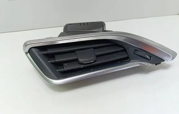 Peugeot 2008 I Dash center air vent grill 9633131777