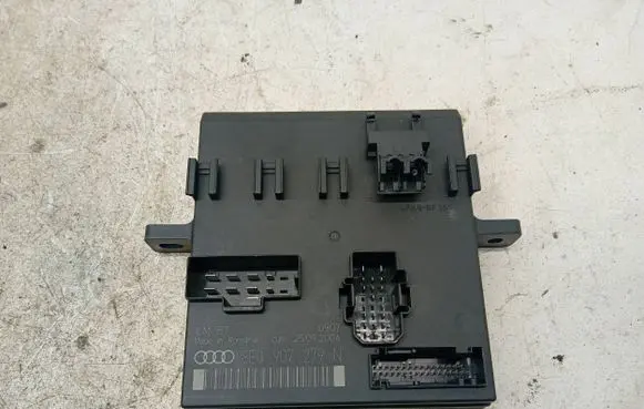 Audi A4 S4 B7 8E 8H Comfort/convenience module 8E0907279N