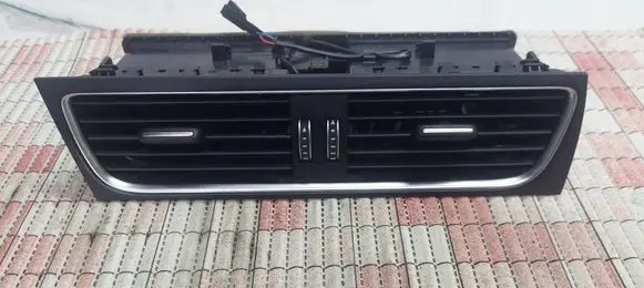 Audi A4 S4 B8 8K Dash center air vent grill 8T1820951E