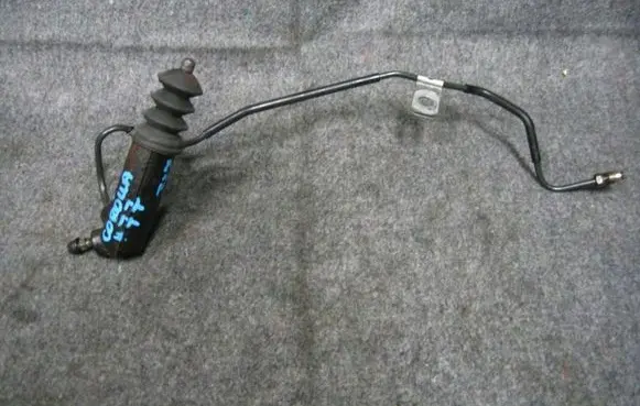 Toyota Corolla E120 E130 Clutch slave cylinder 