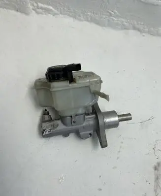 Volkswagen Caddy Master brake cylinder 1K1611301D